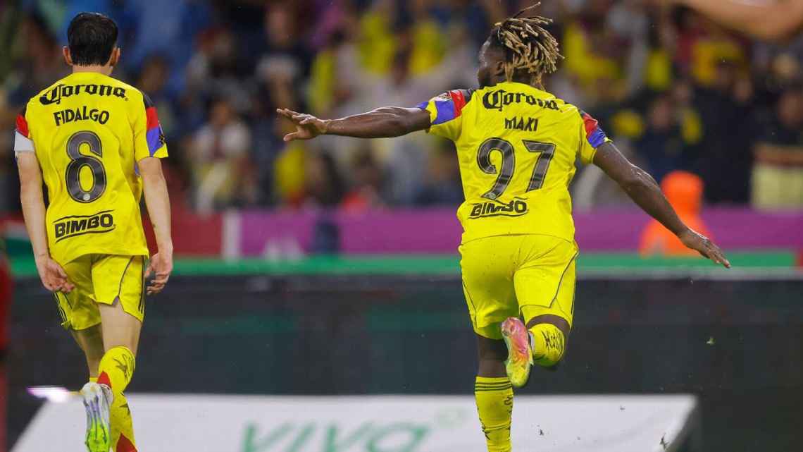Fidalgo sale del América